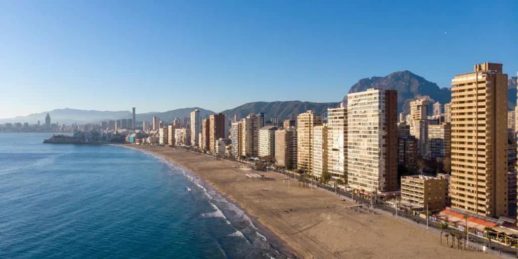 golden sandy beach benidorm