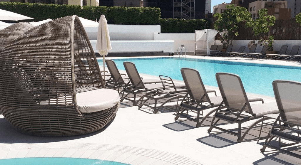 pool at the hotel presidente